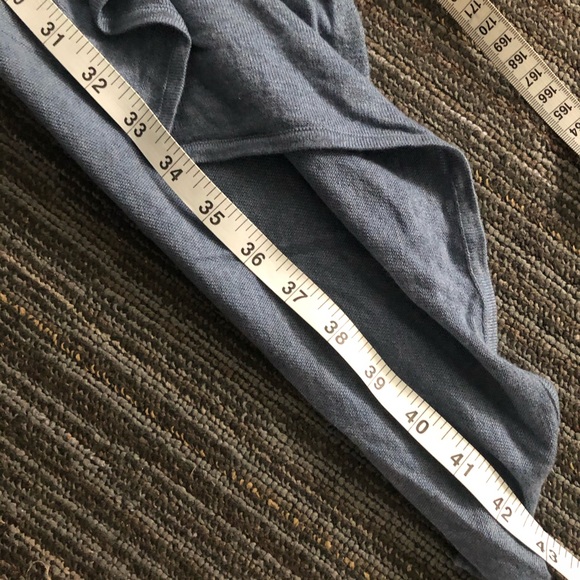 Lululemon Universal Wrap - Picture 15 of 16